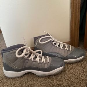 Matching Set Cool Grey Jordan’s